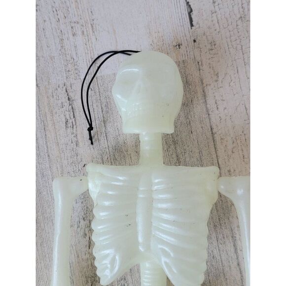 Plastic glow in dark hanging skeleton set Halloween prop - Picture 6 of 11